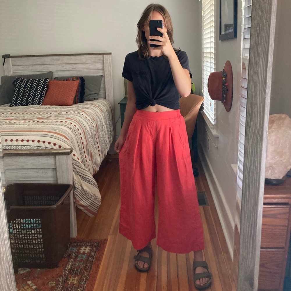 Athleta Red Capris